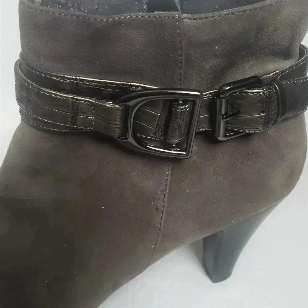 Bandolino gray heeled
